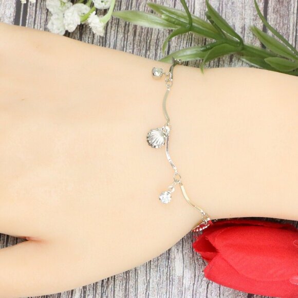 "Trendy Handmade Bracelet – A Stylish Gift for Women & Girls, MAR091908 - Picture 4 of 10